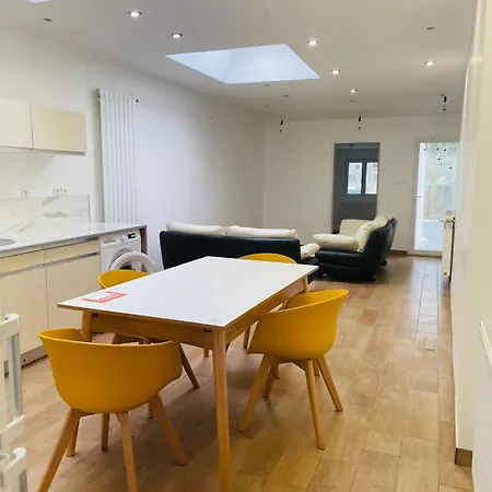 New House 4 Bedrooms 8 People Free Parking Hébergement de vacances Valenciennes